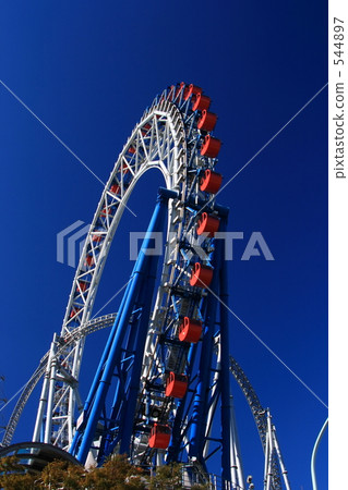 Ferris wheel of the autumnal weather Ferris wheel of the autumnal weather 544897