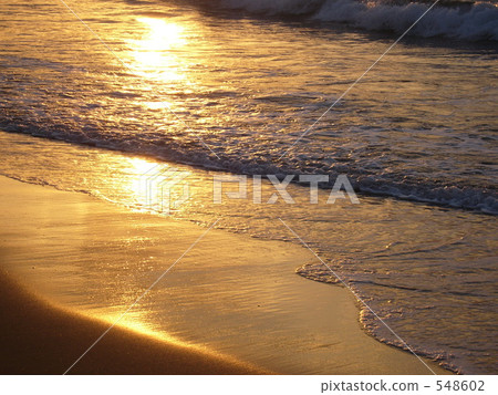 sunset, water's edge, blue water 548602
