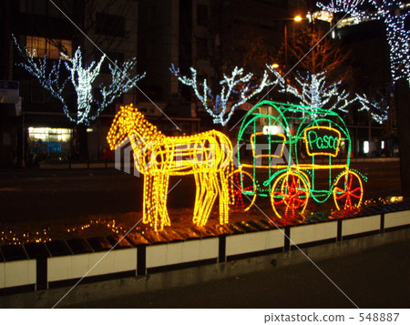 A horse carriage. 548887