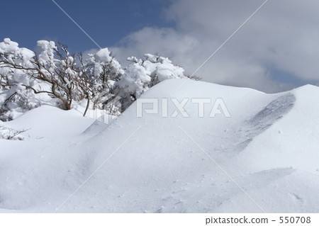 Snow mountain Snow mountain 550708