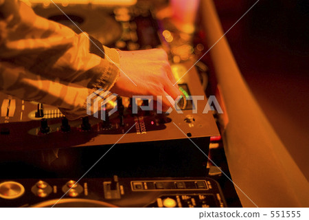 scratch! scratch! 551555