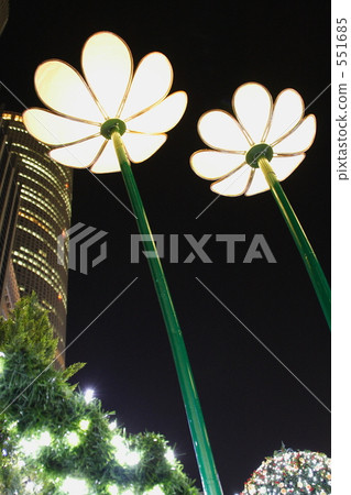 Bill and flower 551685