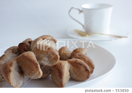 Bread  553850
