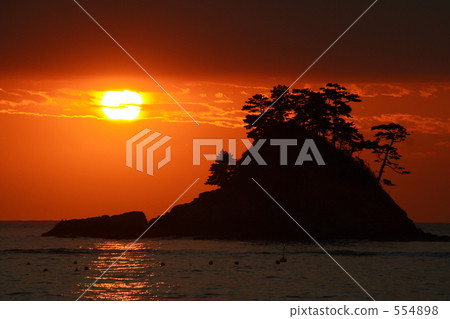 Island and sunset 554898