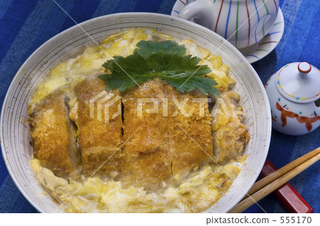 Pork cutlet on rice Pork cutlet on rice 555170