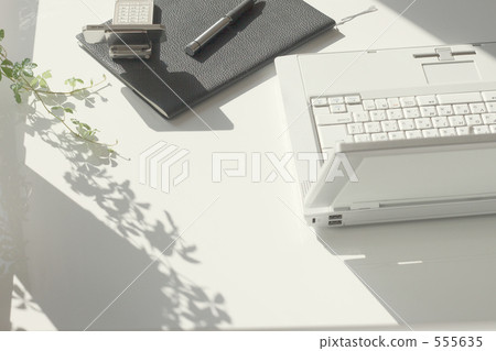 未來的商務筆記本電腦 555635