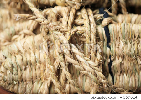 straw sandals 557014