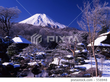 Snow makeup Snow makeup 558948