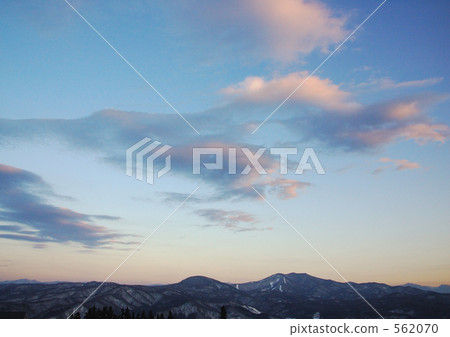 Snowy Mountains and Clown Clouds 562070