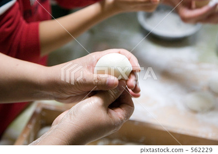 To curl the mochi 562229