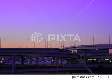 在日落時的交界處 562284