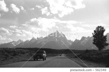 通往落基山脈的道路 562340