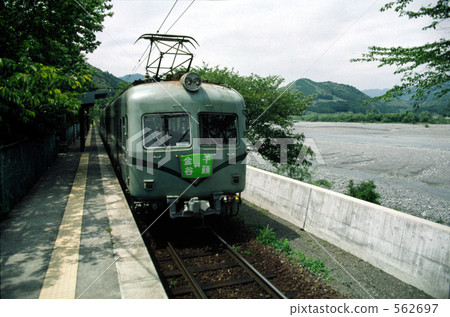 Owada station 562697