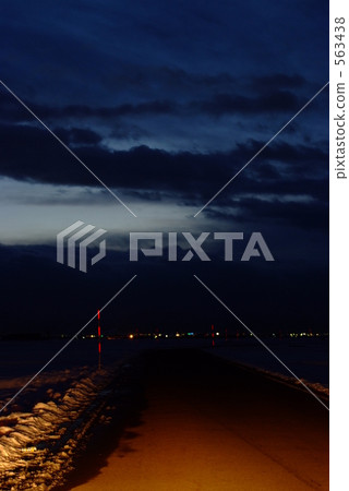 Distant light Distant light 563438