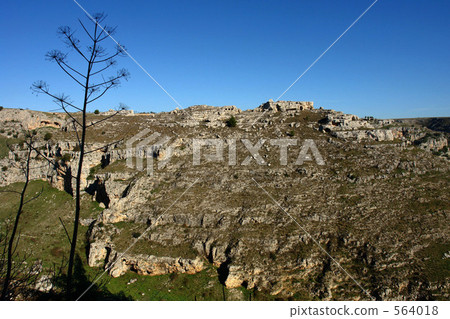 在馬泰拉對岸的老窯居住小組 在馬泰拉對岸的老窯居住小組 564018
