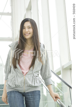 女人 女性 20-30 568409