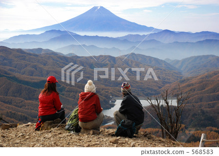 Mt. Fuji (Yoko) from the Daiboshisato Pass 568583