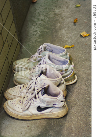 Your master is working. 569531