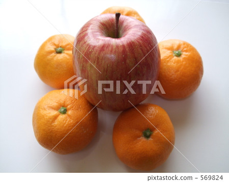 Mandarin orange with apple 569824