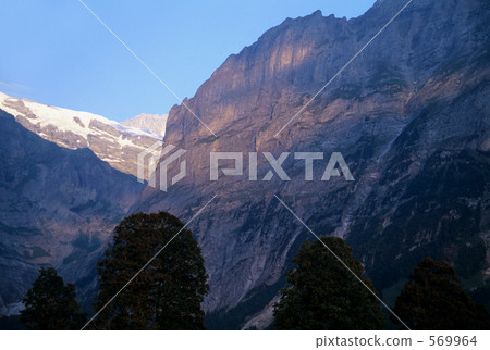 Shiny mountains Shiny mountains 569964