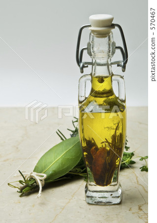 Flavor oil and bouquet garni 570467
