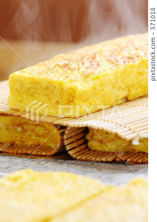 A lot of homemade wrapped eggs 571018