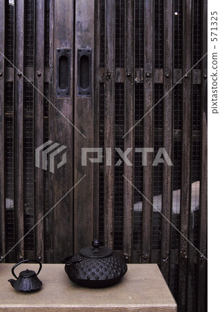 iron kettle, teakettle, lattice door 571325