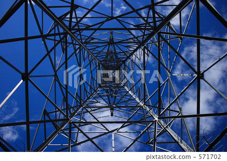 在鋼塔下面 571702