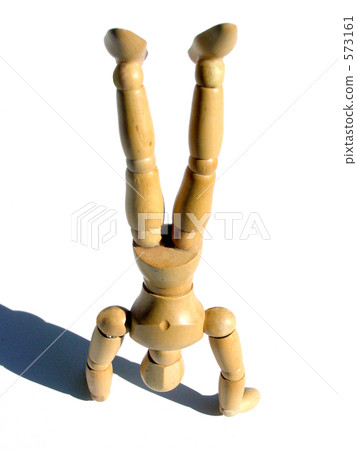 製作倒立的模型娃娃 573161