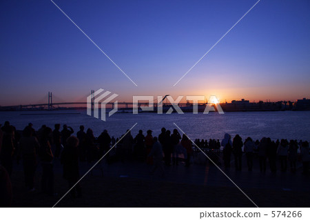 First sunrise of Yokohama Daisen Bridge First sunrise of Yokohama Daisen Bridge 574266