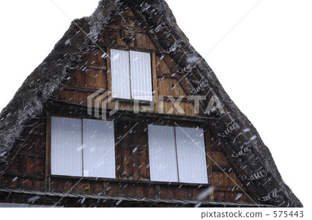 茅草屋頂 長滿茅草的椽架屋頂 白川鄉 575443