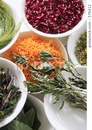 Dry herbs Dry herbs 576412