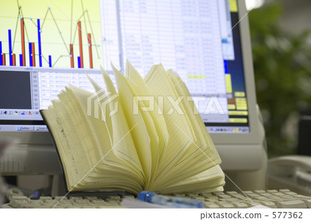 打開筆記本電腦 577362