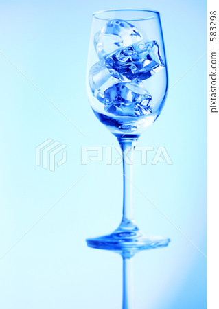 wine glass, wine-glass, wineglass 583298