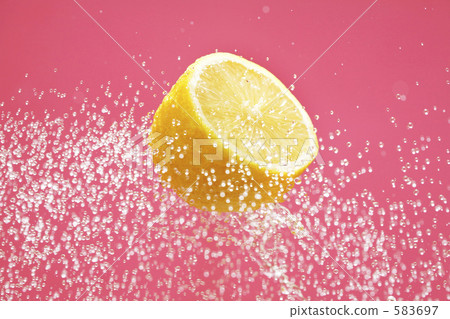 Bouncing lemon 583697