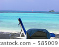 The beach in Maldives The beach in Maldives 585009
