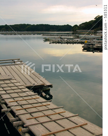 小港口連接船碼頭 585311