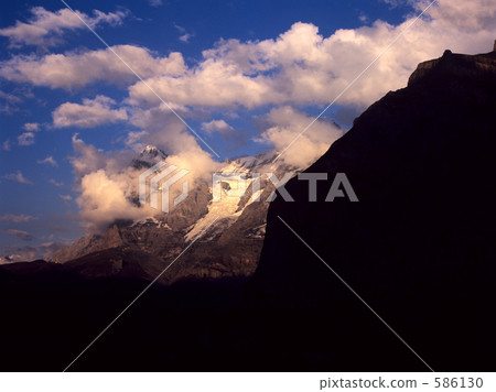 山 全貌 輪廓 586130