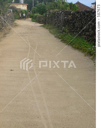 One road of Taketomijima 587673