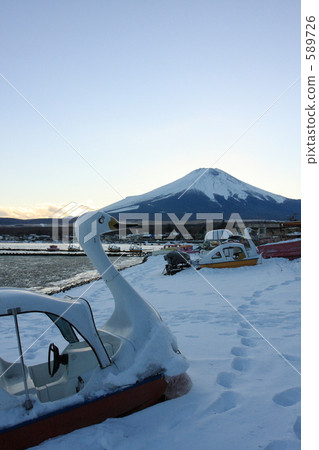 Mount Fuji and Swan Boat Mount Fuji and Swan Boat 589726