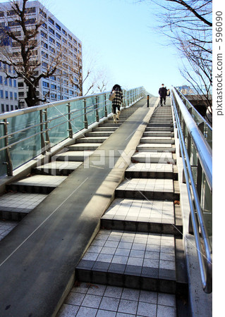 城市人行天橋 596090