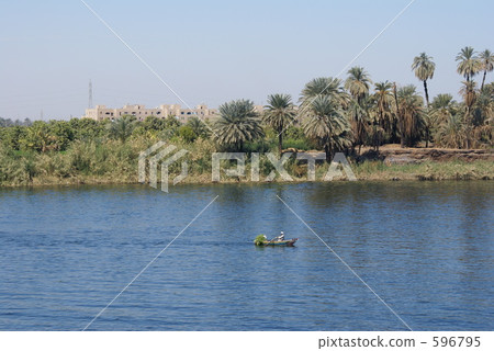 Nile's rowing boat Nile's rowing boat 596795