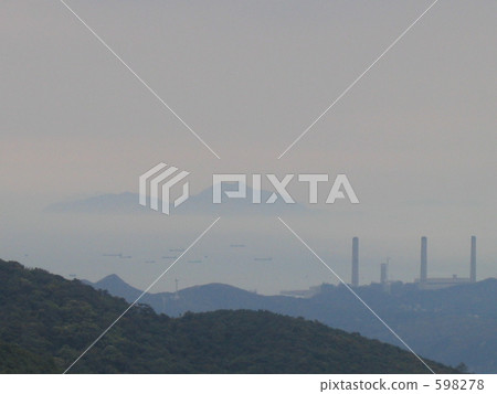 View from the rain Hong Kong Island · Victoria Peak 598278