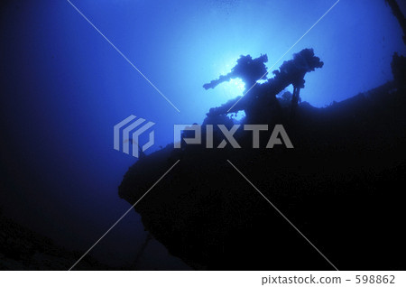 sunken ship, machine gun, machine-gun 598862