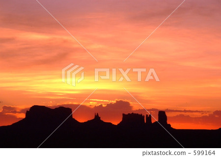 紀念碑谷2的黎明 599164