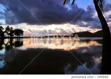 日出 朝陽 楚克 599880