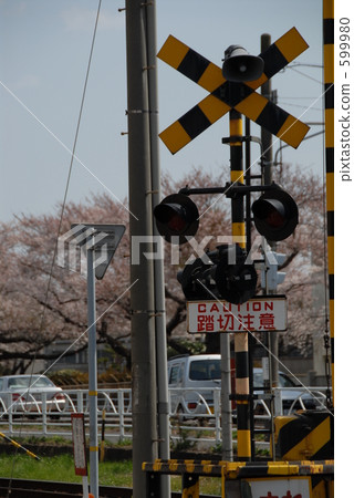 春天鐵路道口 599980