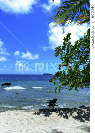 desert island, uninhabited island, truk atoll 600340