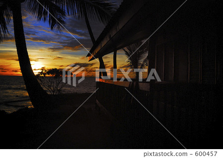jeep island, truk atoll, sunrise 600457