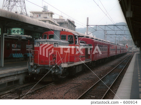 Ruined guest of Shikoku 600914